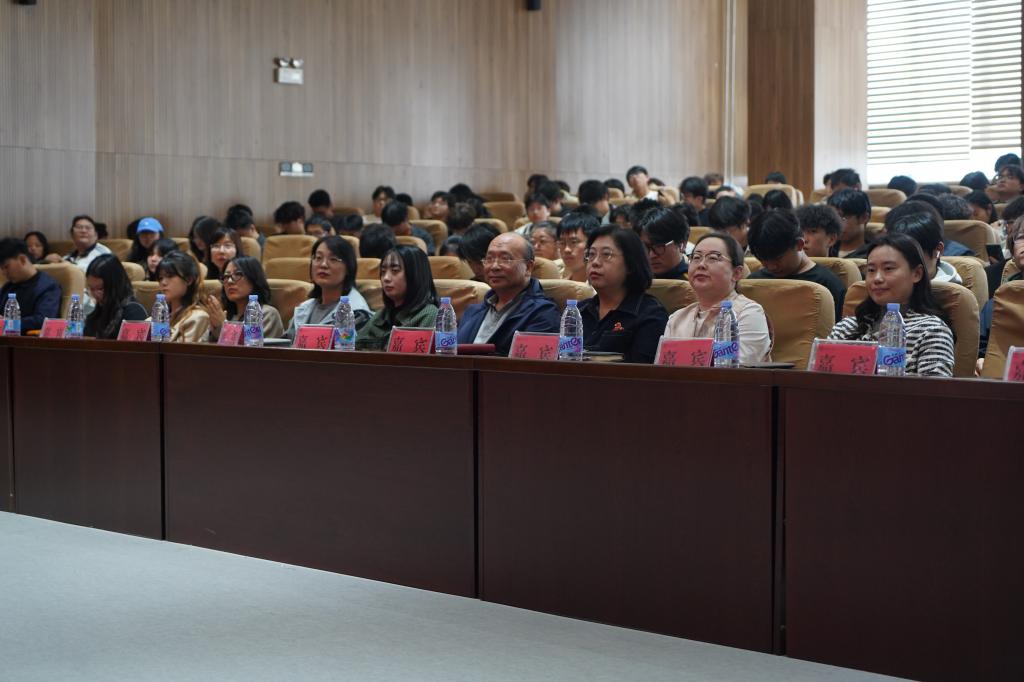 https://www.yitsd.edu.cn/__local/1/79/24/5D587E8FAFF40D54FC689A5C513_14FB07FC_11502.jpg
